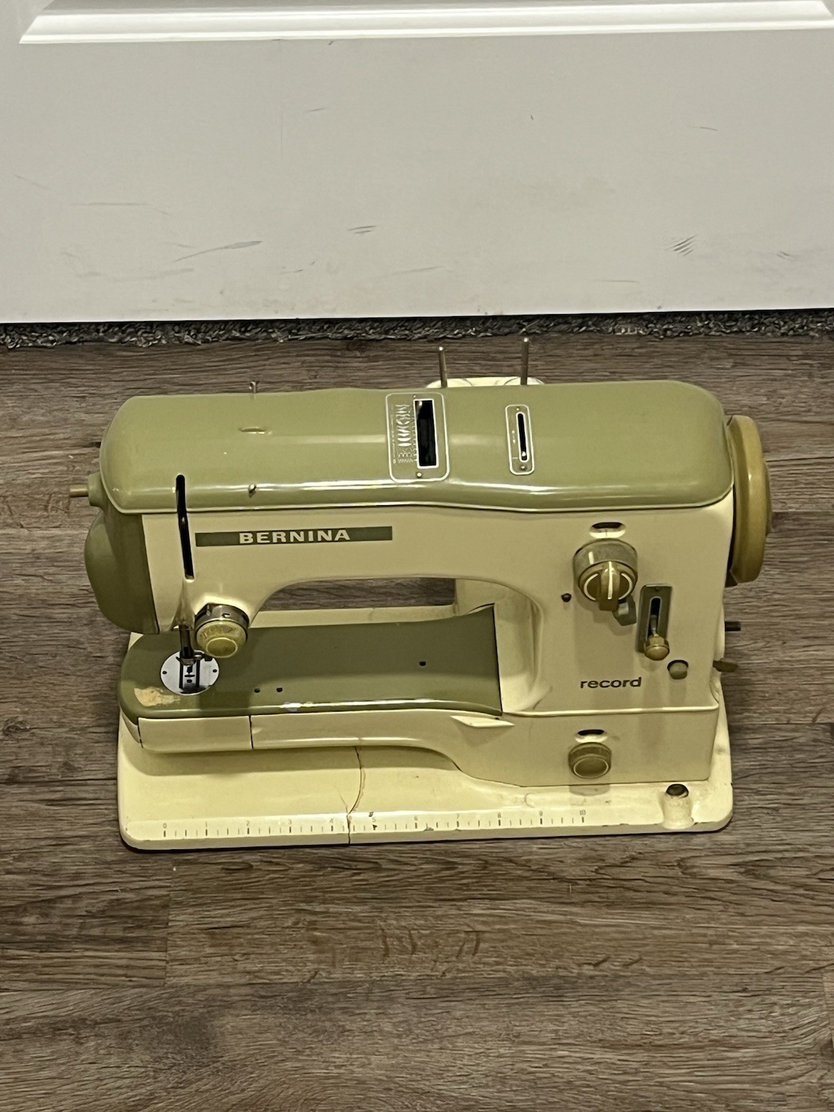 Vintage Bernina 530-2 Sewing Machine - Machine Only READ