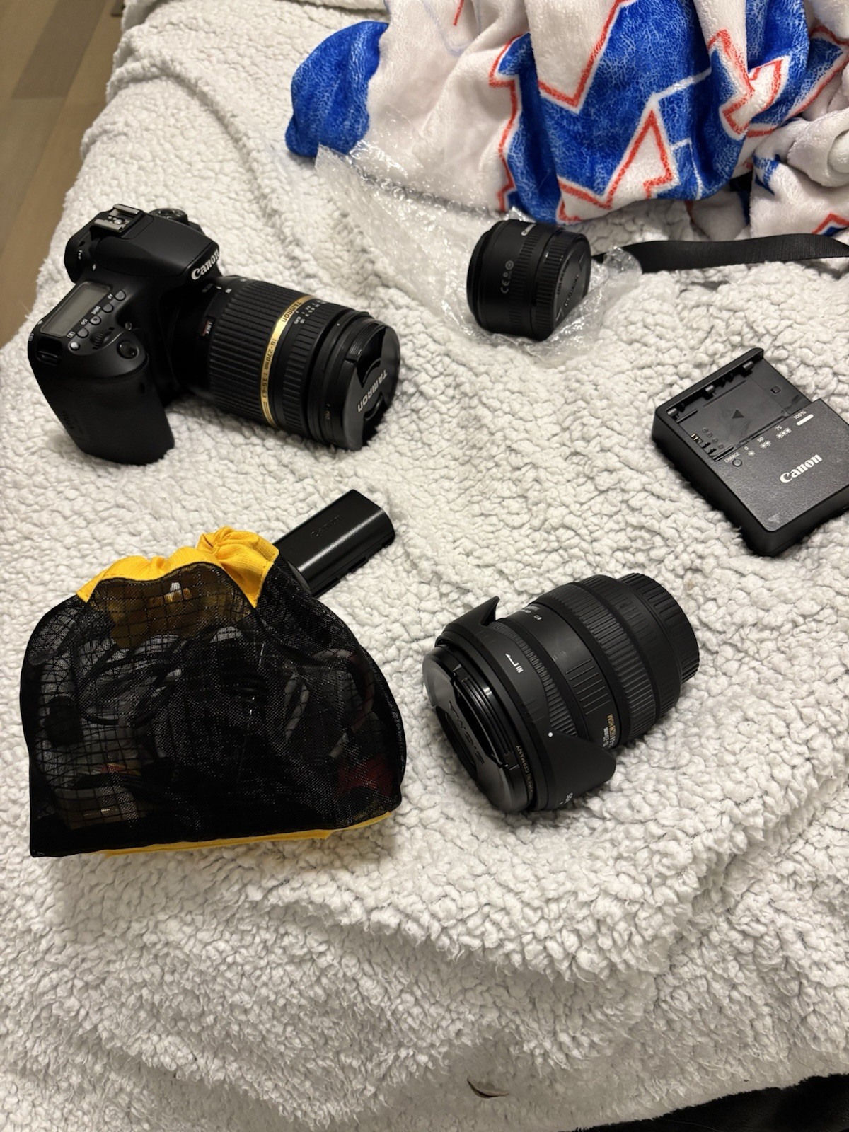 Cannon EOS 60D Bundle: 3 Lenses, Battery & Charger, Video Cords & Camera Bag.