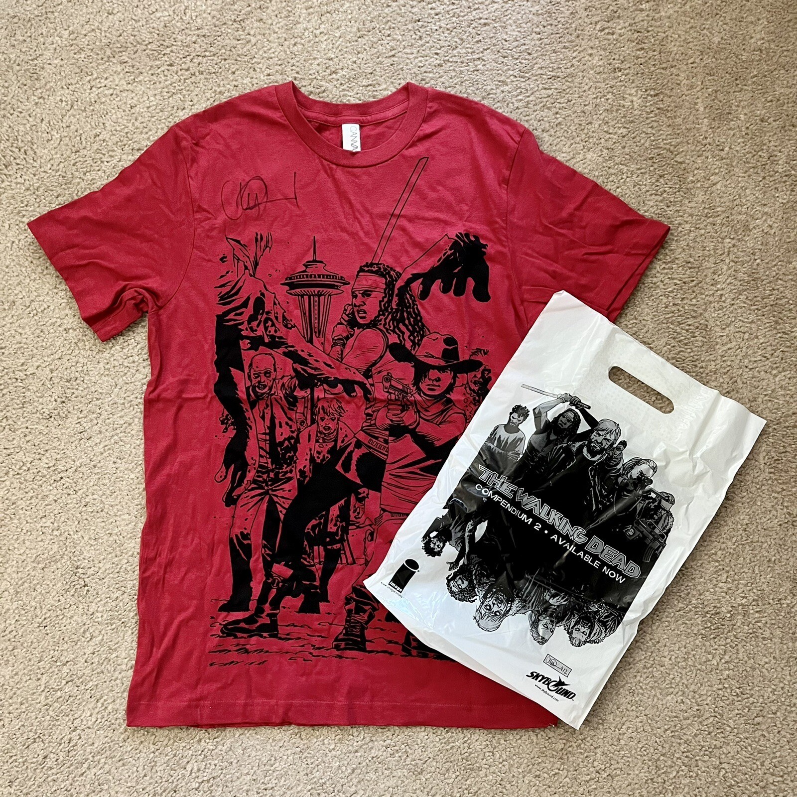 The Walking Dead ECCC 2013 Exclusive T-shirt SIGNED by Charlie Adlard in Seattle