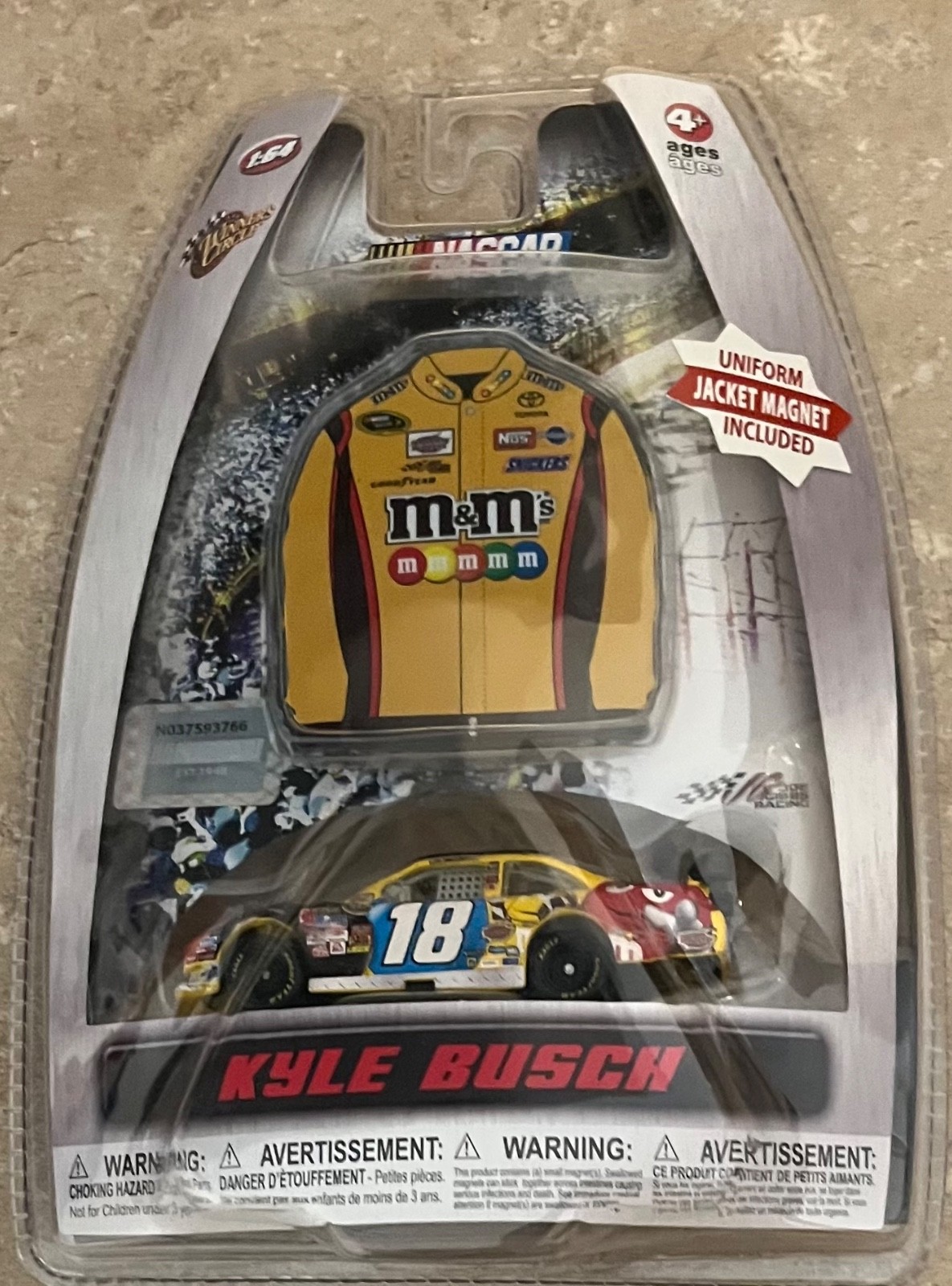 NASCAR-Kyle Busch-#18-2010-M&M’s Toyota Camry-1;64 Winners Circle Die-cast