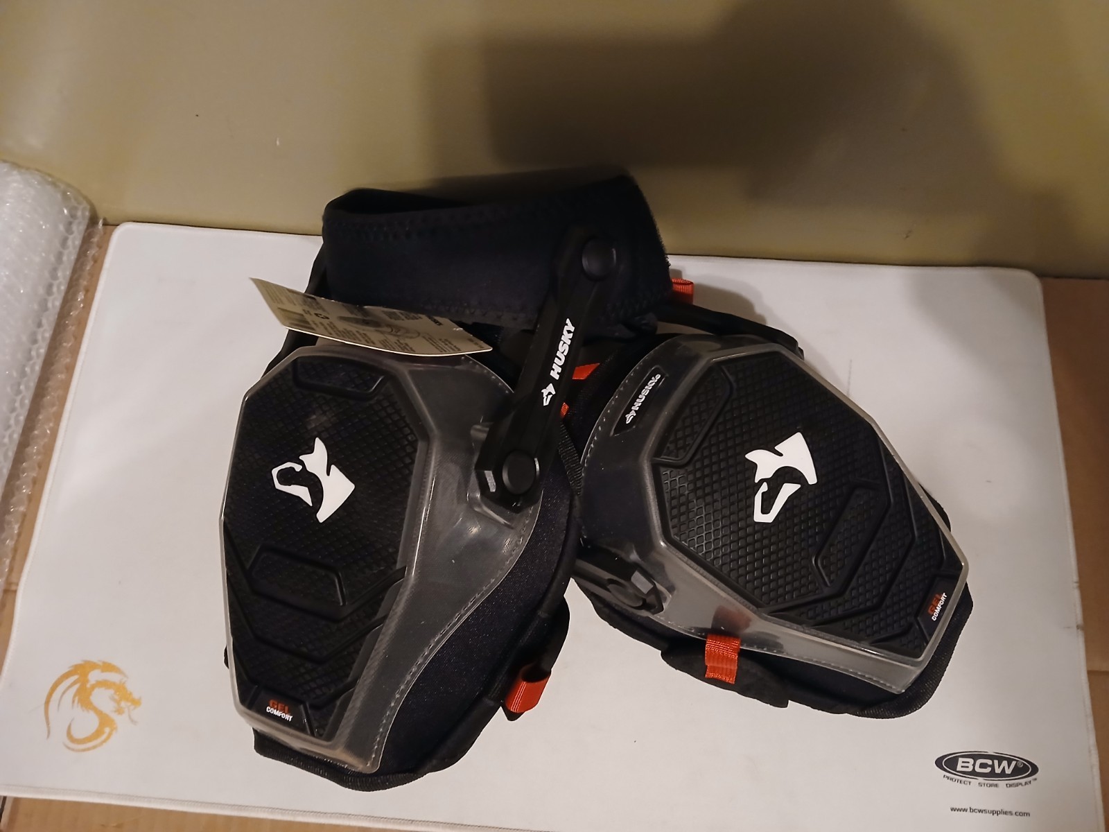 NEW Husky - Soft Cap Gel/Foam Stabilizer Knee Pads NEW