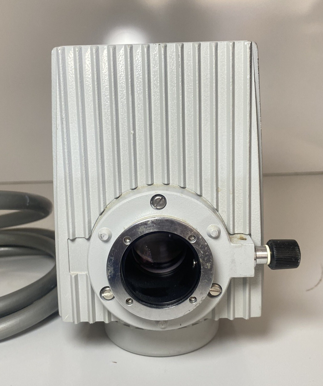 CARL ZEISS Microscope Light Source Illuminator 100 (46 80 30-9999)