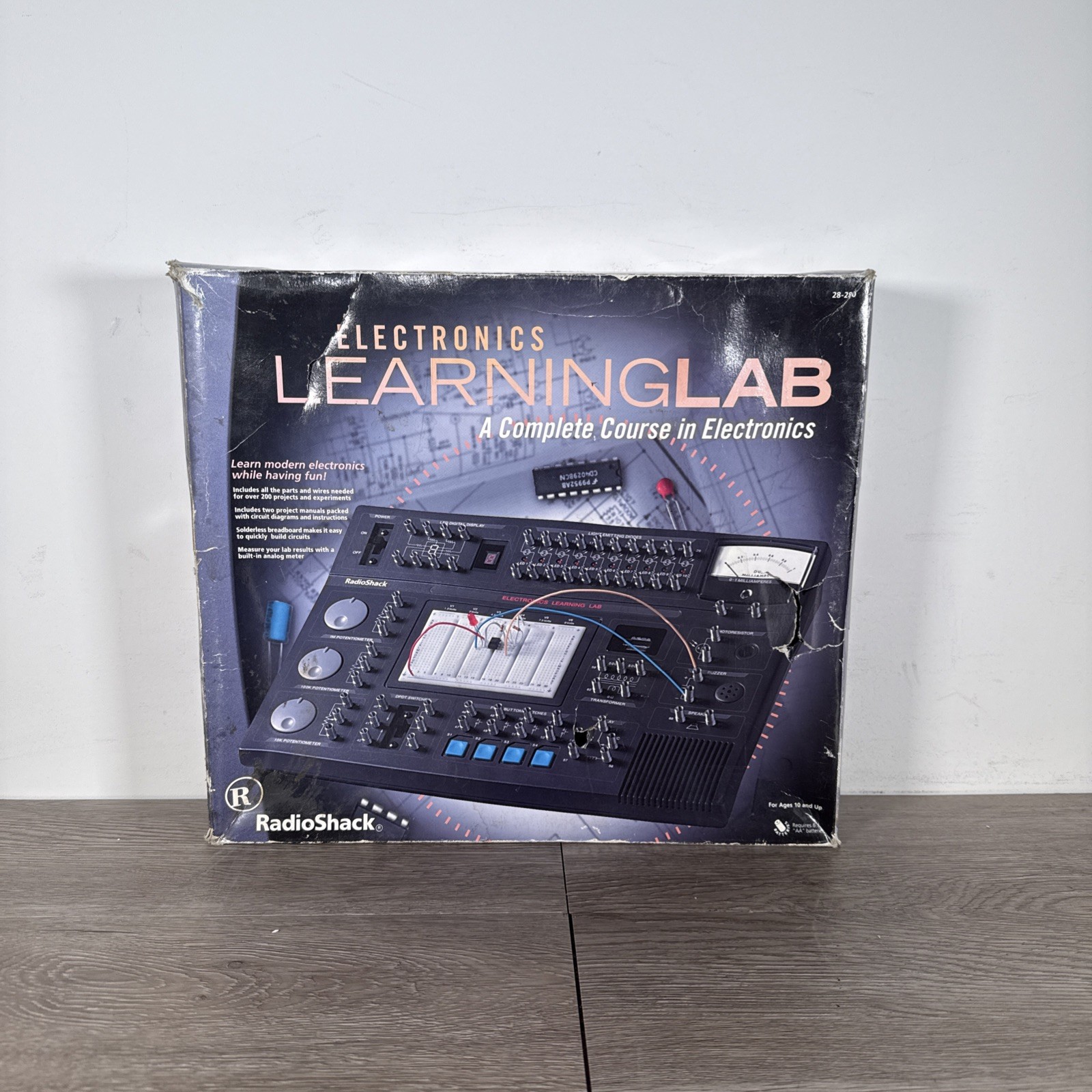 RadioShack Electronics Learning Lab: A Complete Course in Electronics *NIB*