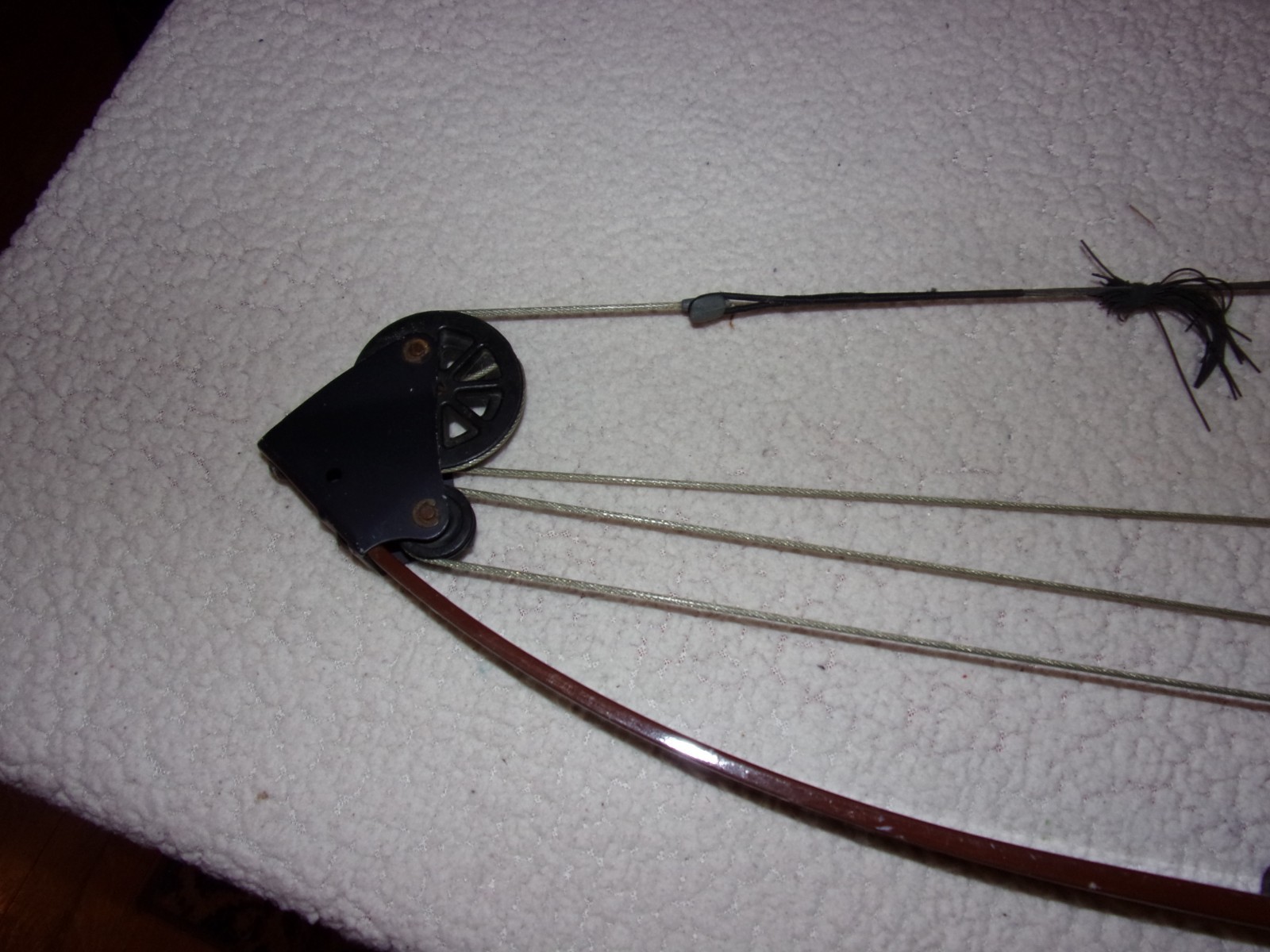 Bear Whitetail Hunter Vintage Compound Bow