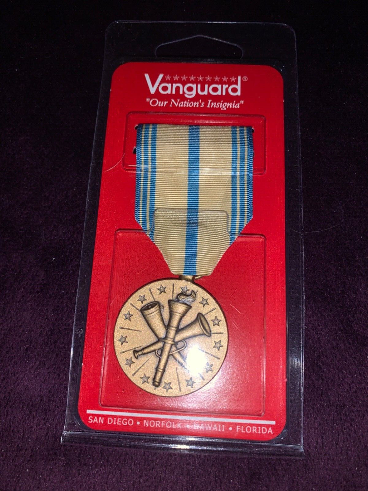 ARMED FORCES ARMY RES,  vintage medal NIB   W free shipping