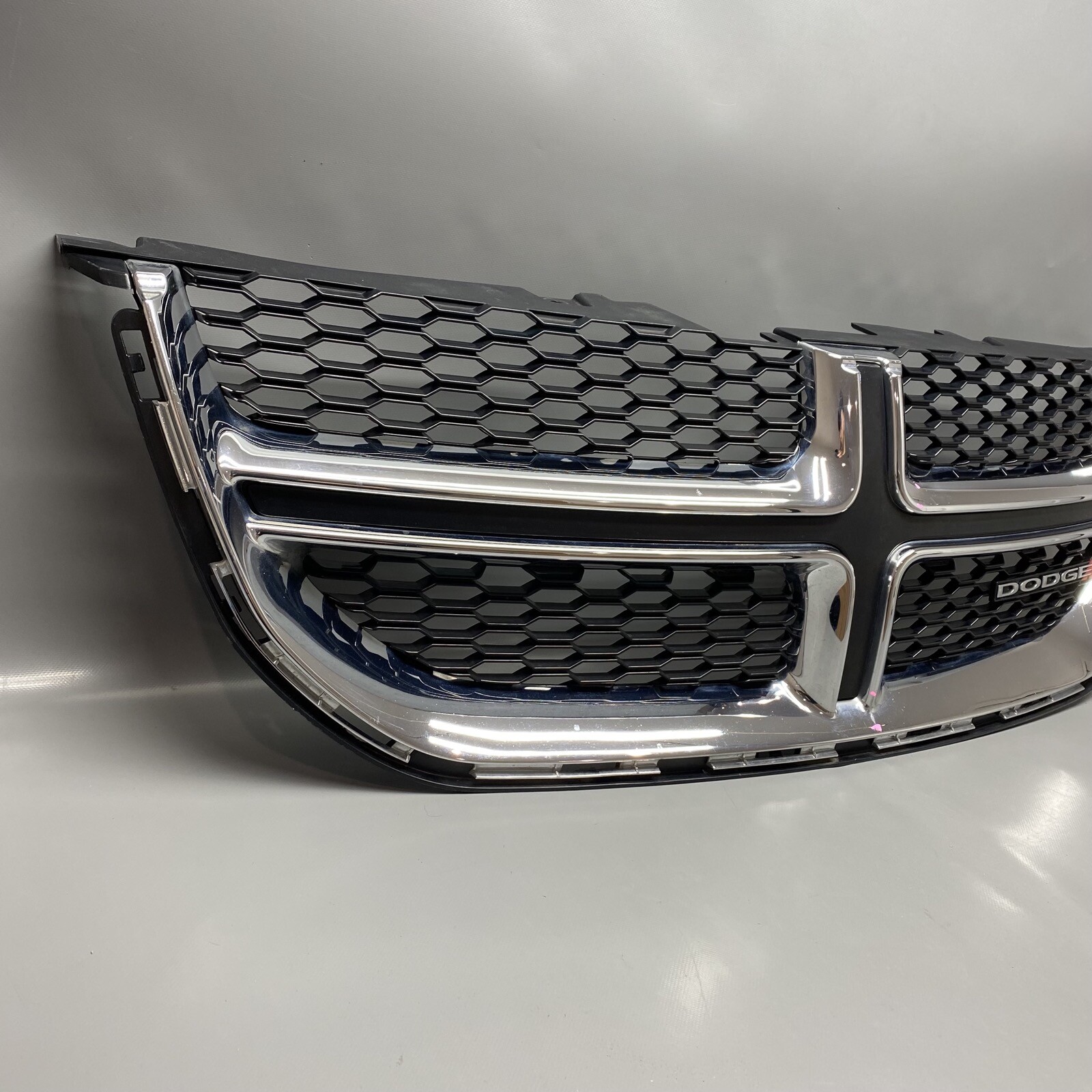DODGE GRAND CARAVAN GRILLE 2012 2013 2014 2015 2016 OEM