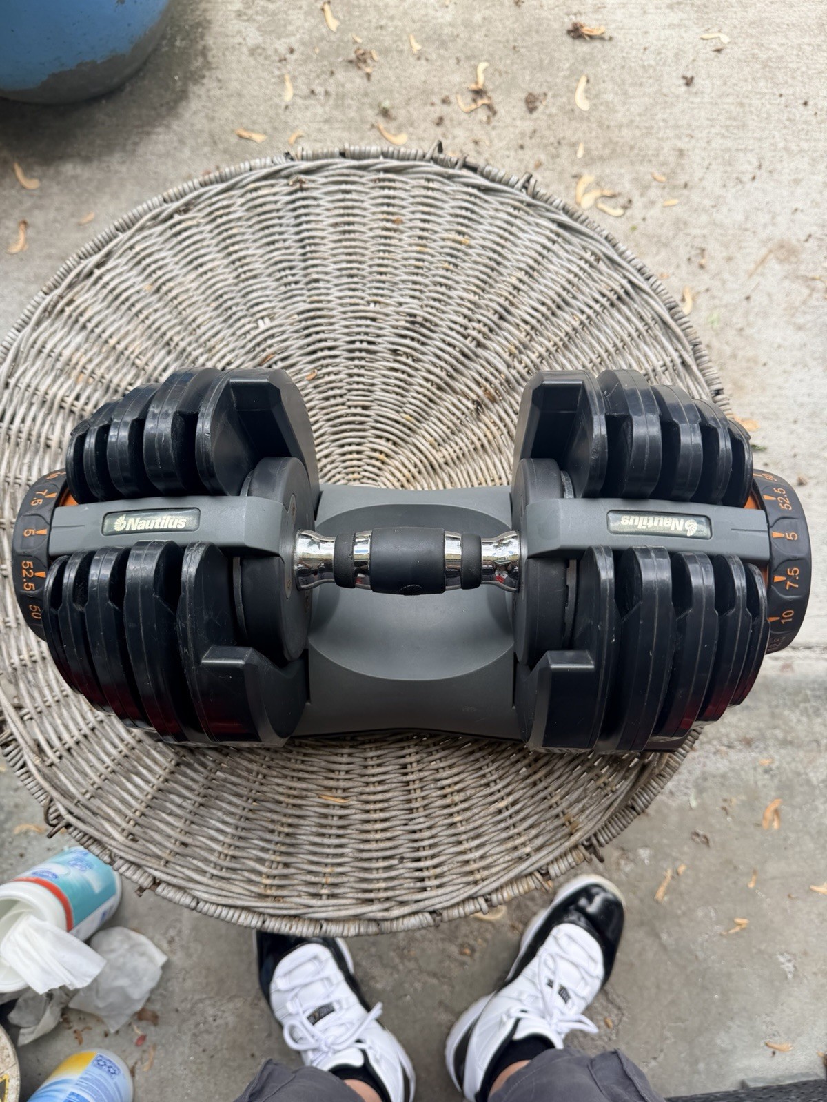 Nautilus Adjustable Dumbbell Weight 5-52 LBS, W/BASE CRADLE ***READ****