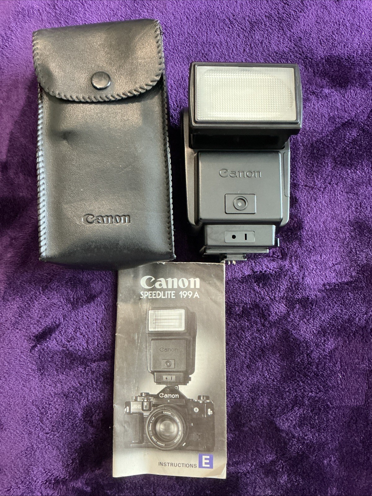 Canon Speedlite 199A Flash w Case & Instructions Manual