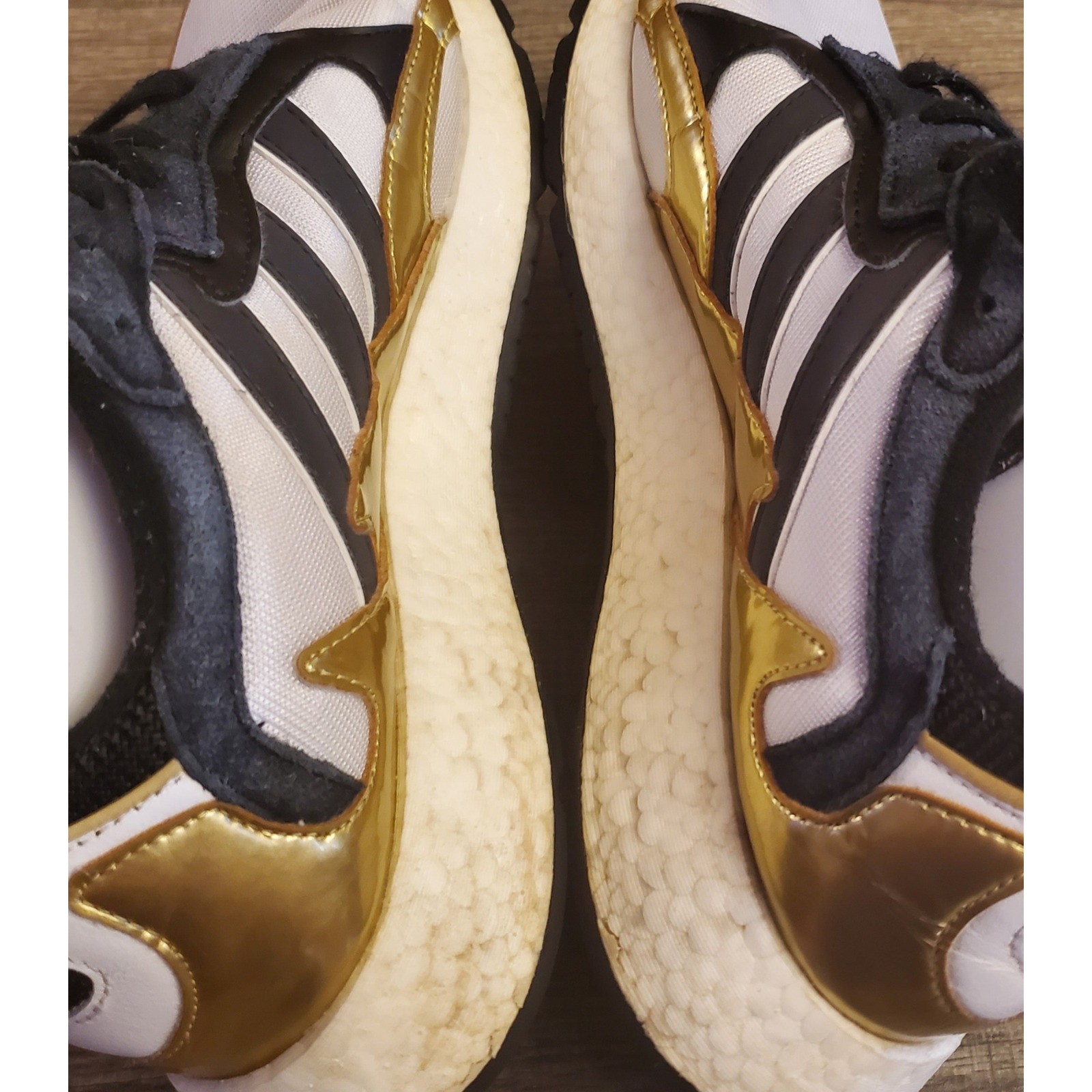 Adidas Tresc Run Boost Sneaker Shoes Men's Size 9.5 White Black and Gold