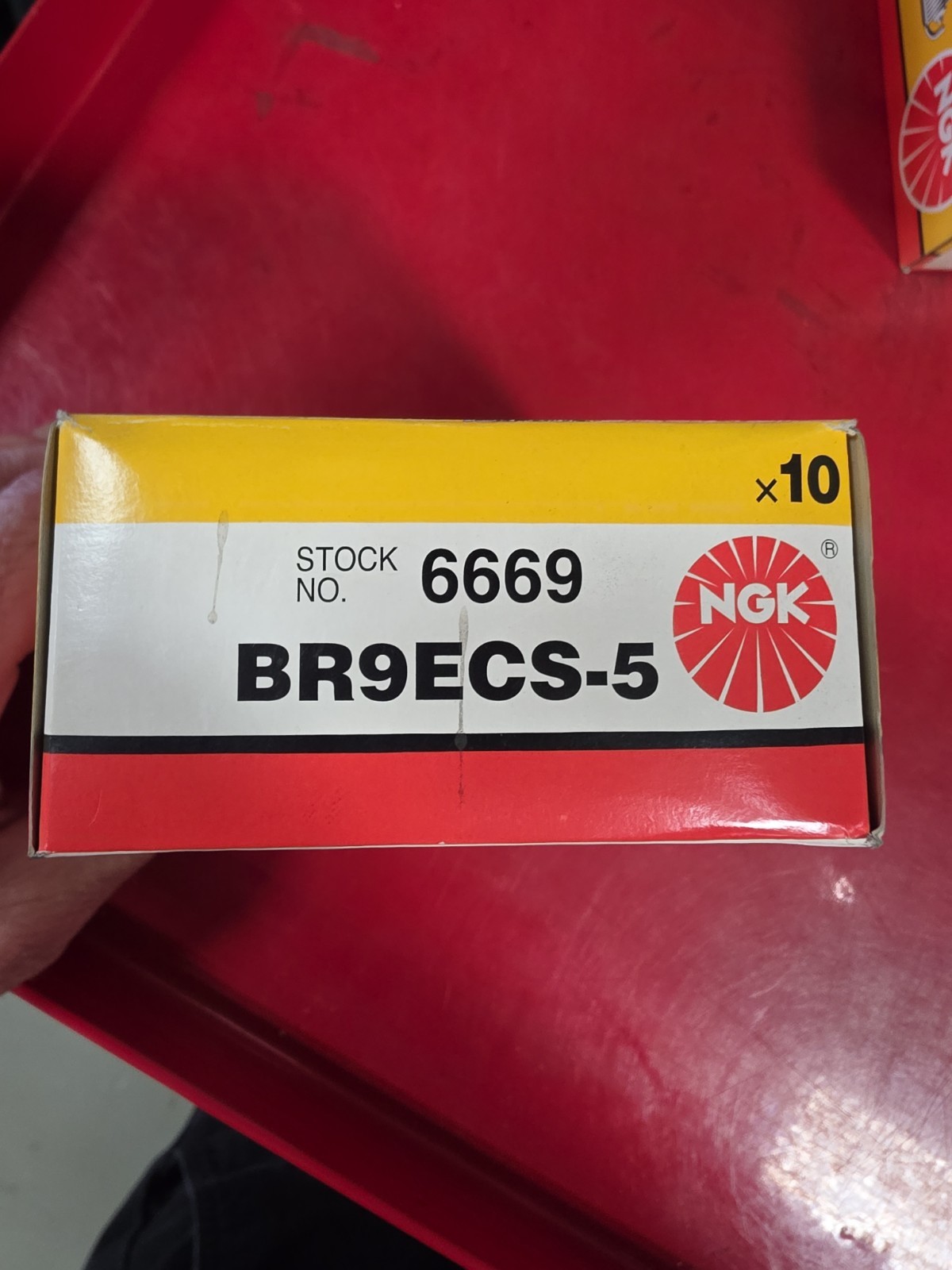 NGK (6669) BR9ECS-5 5mm Gap SOLID Standard Spark Plug, Pack of 1, BR9ECS-5