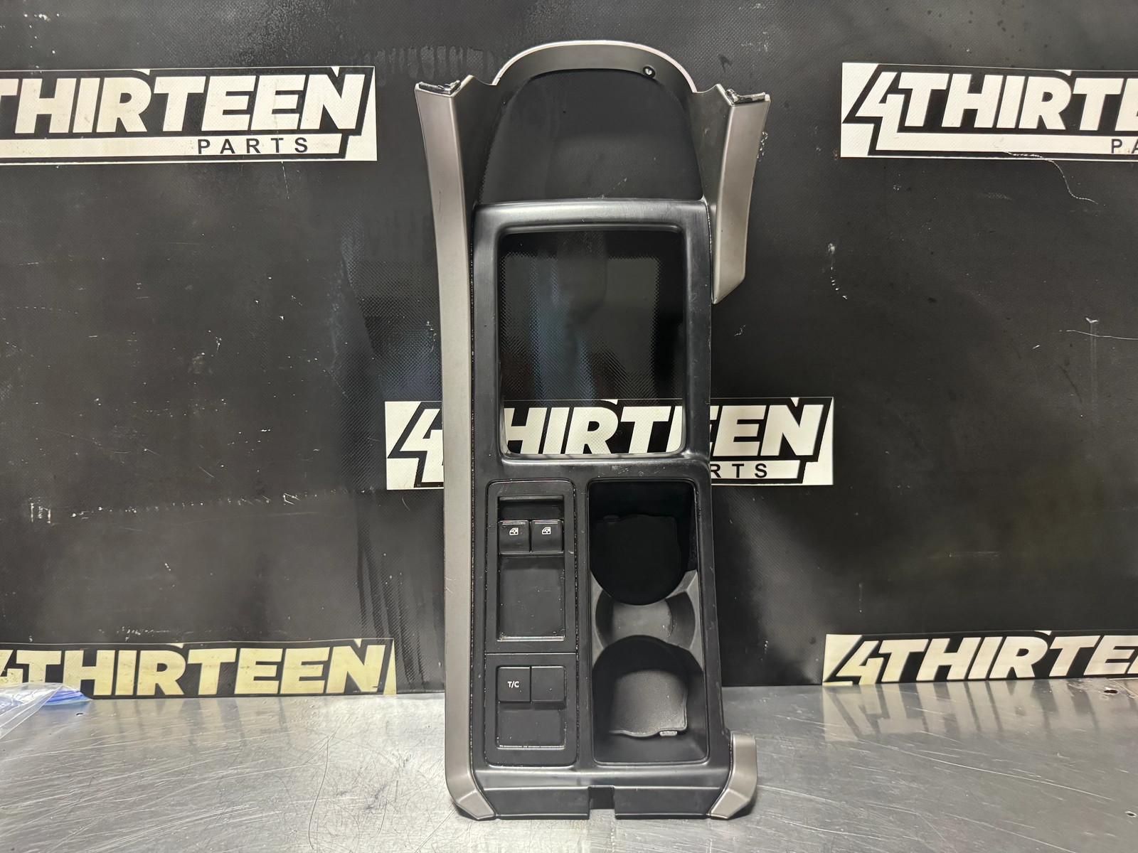 04-06 PONTIAC GTO SHIFTER BEZEL TRIM OEM #N135