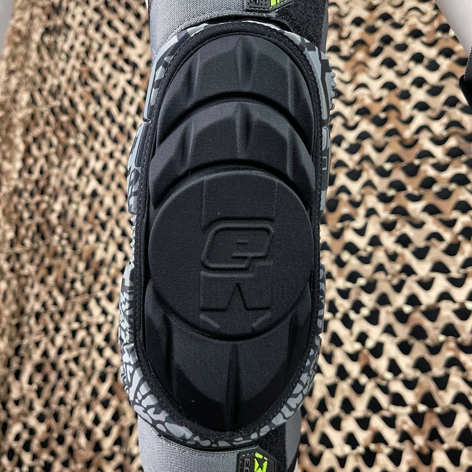 NEW Planet Eclipse FANTM Knee Pads - Black - Small