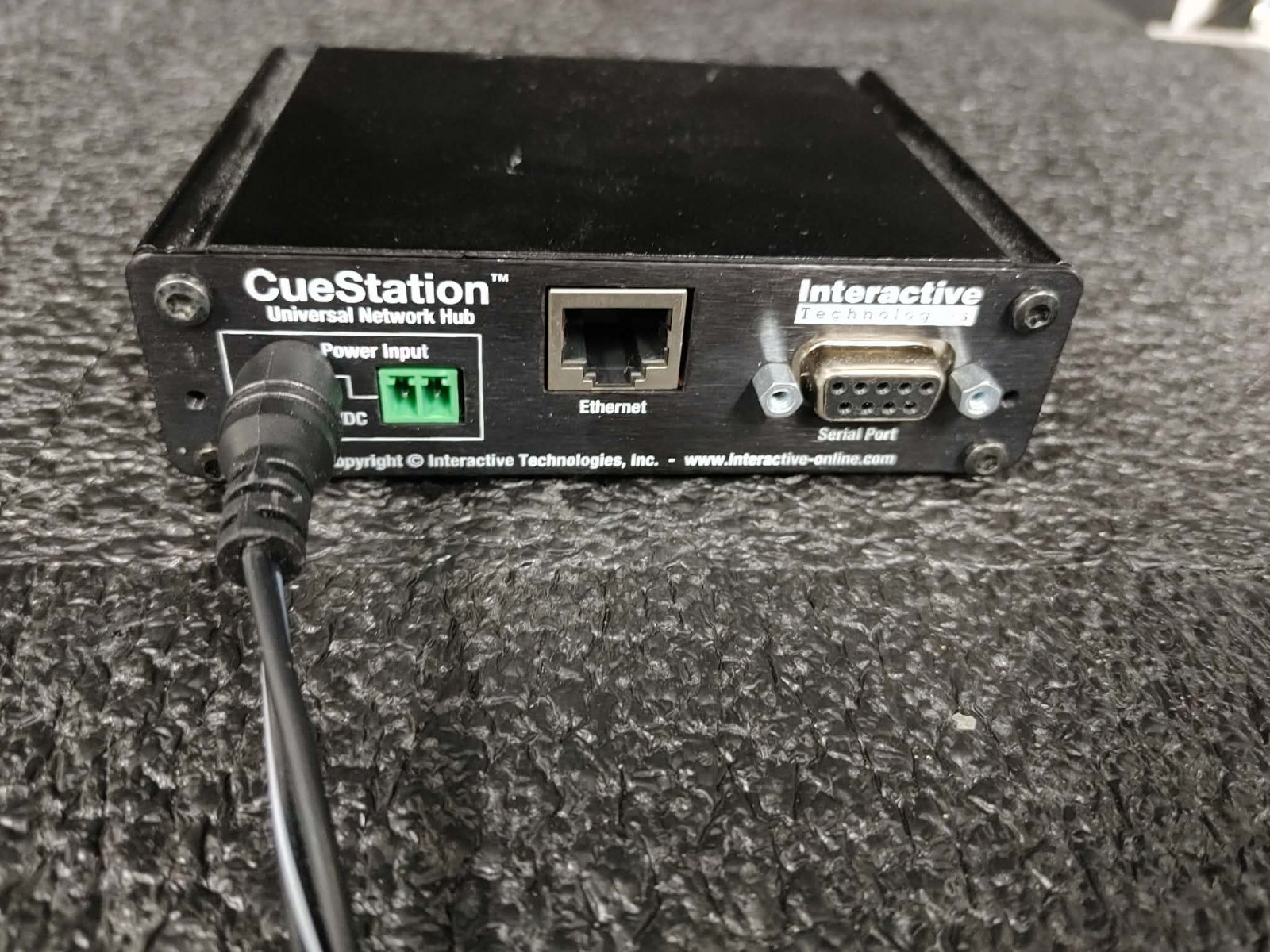 Interactive CueStation ST-HUB-EN Universal Button Station Hub