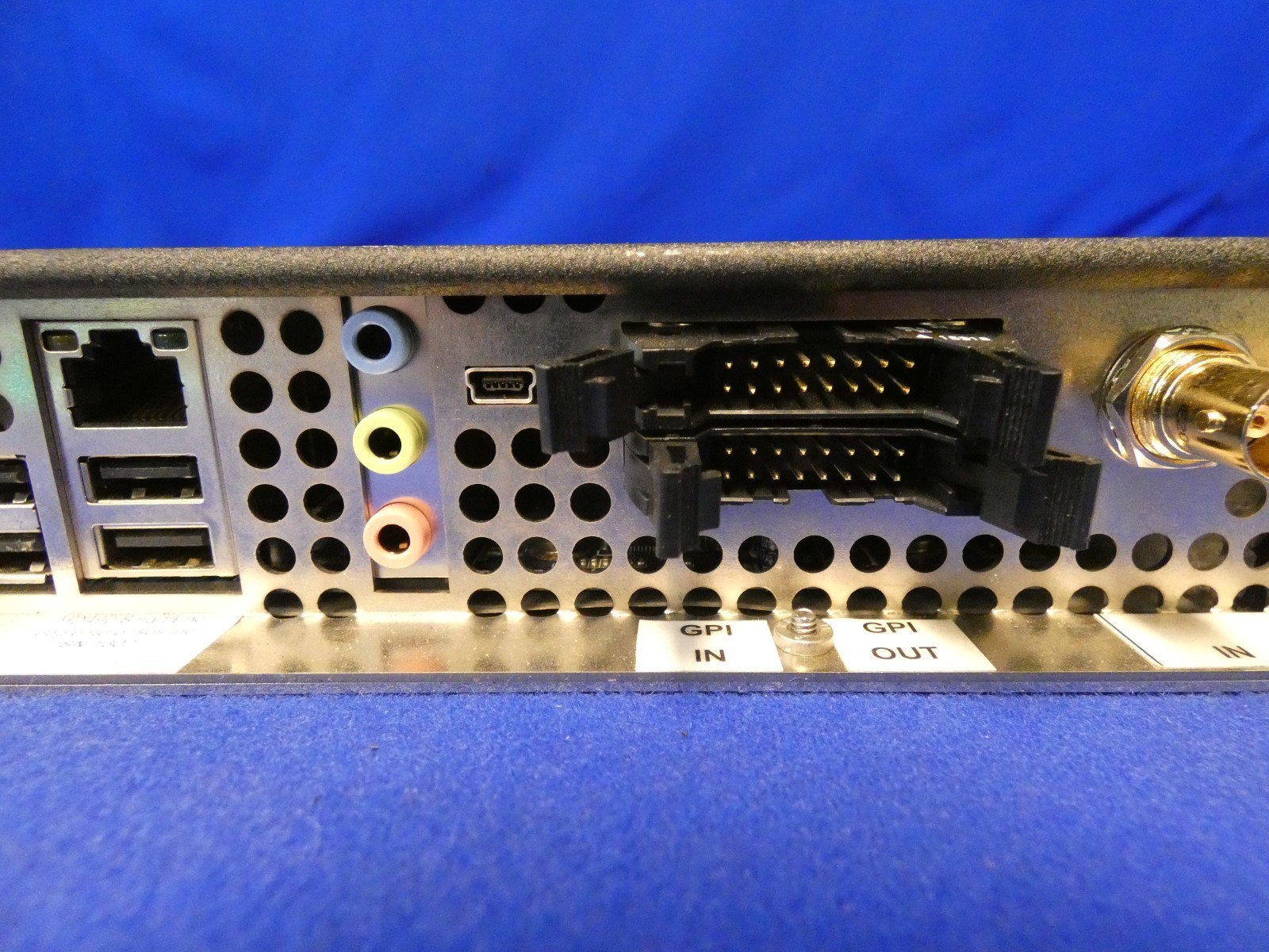 EEG HD490 Smart Encoder Closed Captioning Solution (Powers on NO Login Info)