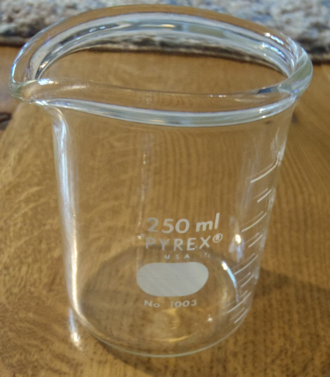 250 mL Pyrex Heavy Duty Beaker No. 1003 - USA Glass Lab Container - Pour Spout