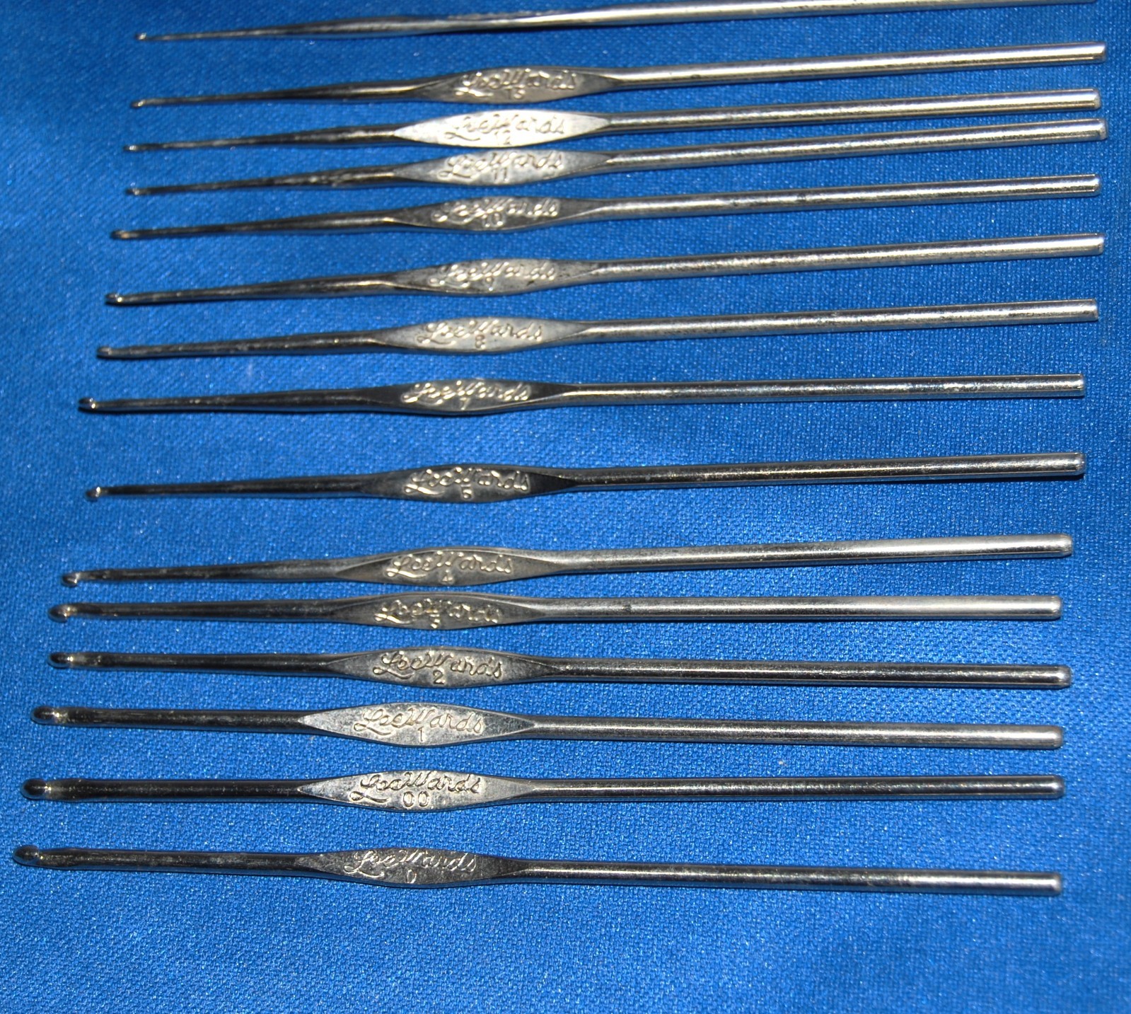 LEE WARDS CROCHET HOOK SET OF 15 LEEWARDS MADE IN JAPAN PLEASE READ DESCRIPTION