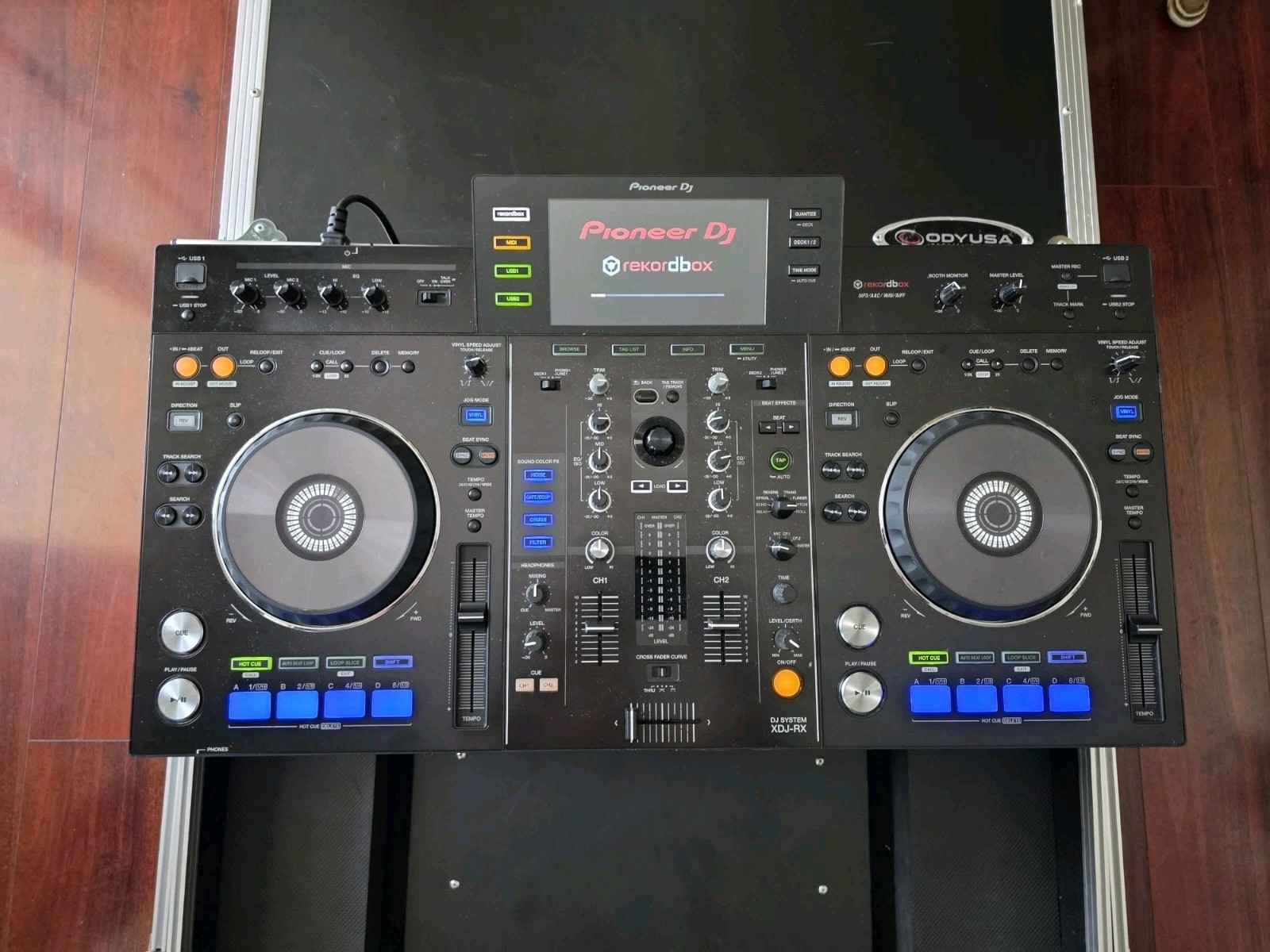 Pioneer XDJ-XR All-in-one Dual Deck DJ System With OdyUSA  Odyssey Case ,EXC++
