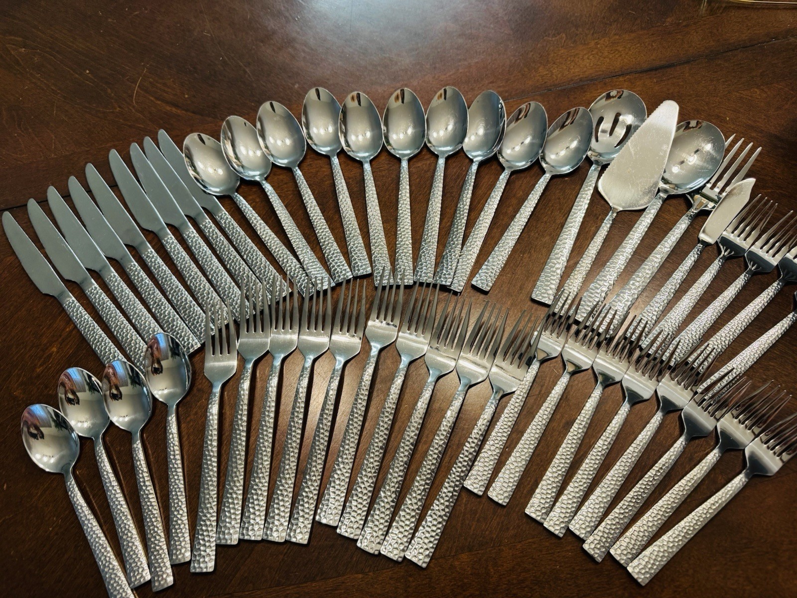 50 PCS Elyon Crown Hammered Reflective Silver Flatware Hi Quality Stainless SET