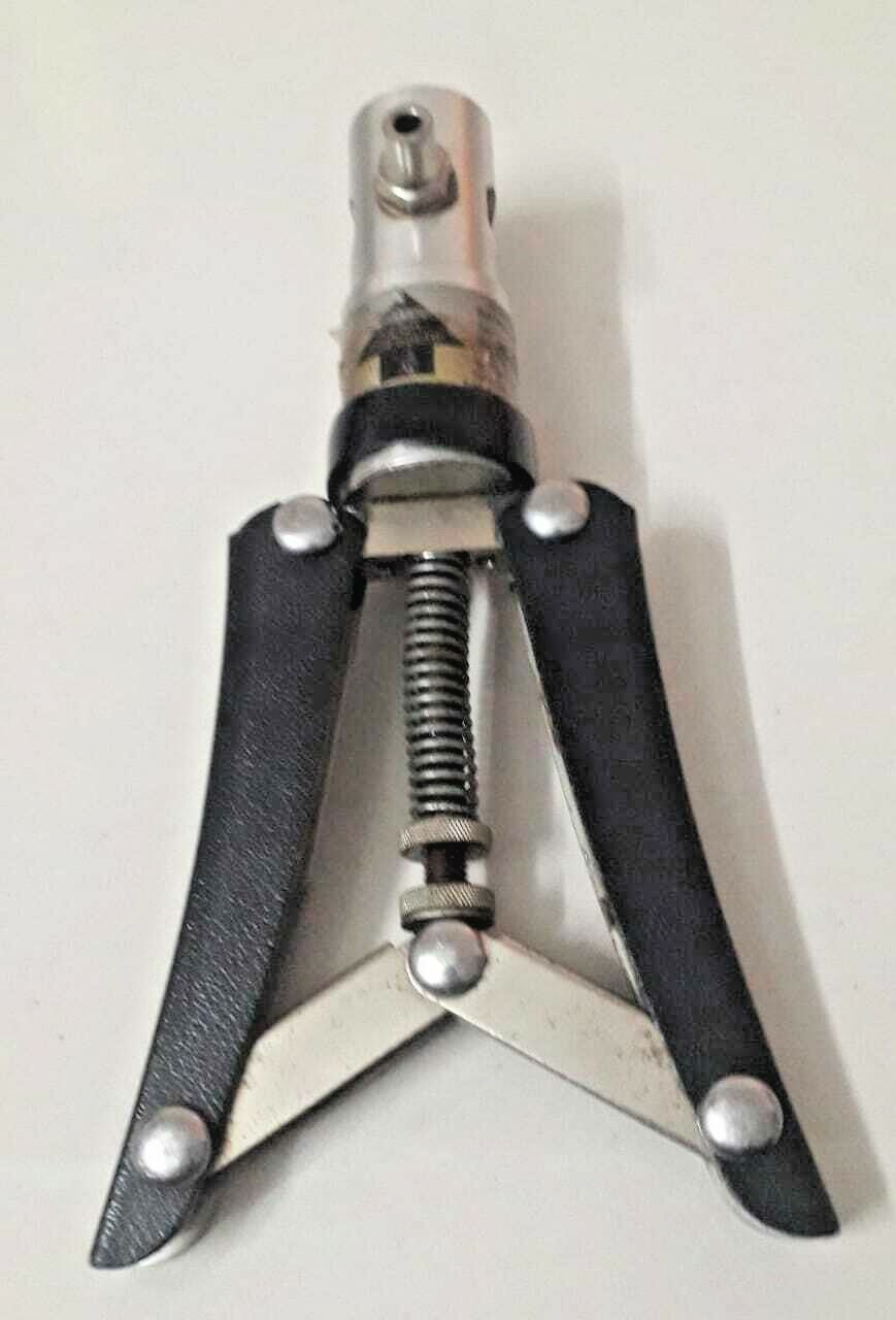 Si Instrument TP1 Hand held test pump Pressure calibrator