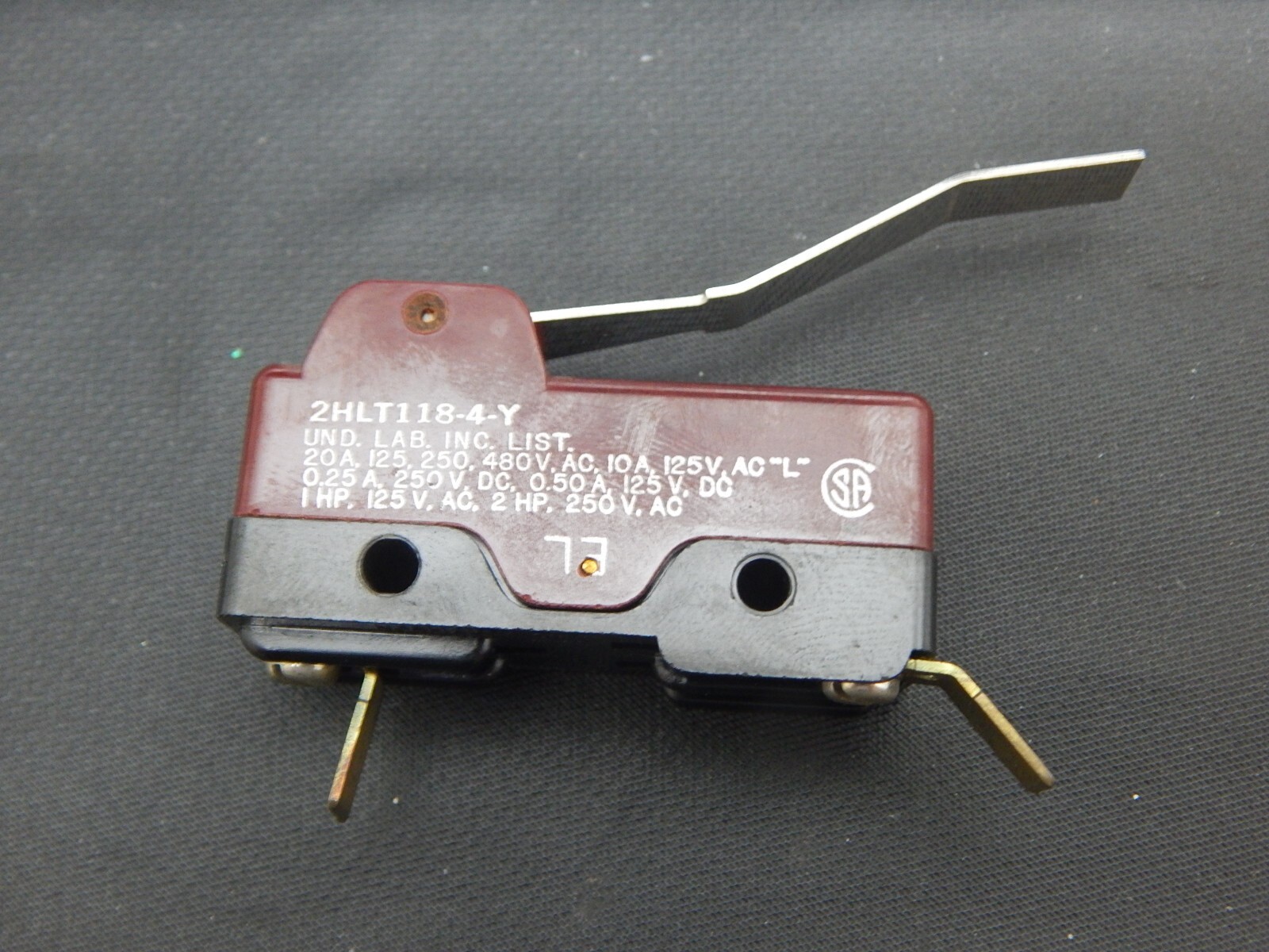 UNIMAX 2HLT118-4-Y LEVER SWITCH NORMALLY OPEN OR NORMALLY CLOSED - FAST SHIPPING
