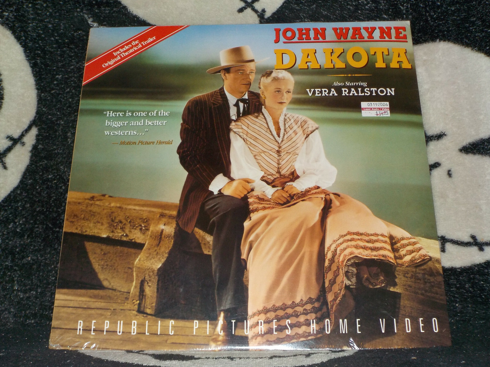 Dakota NEW SEALED Laserdisc LD John Wayne Vera Ralston Free Ship $50