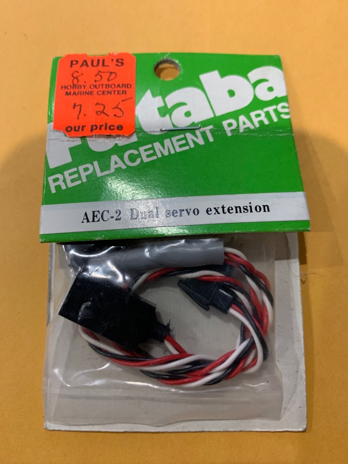 Futaba Dual  Servo Extension Part # AEC-2 New Old Stock