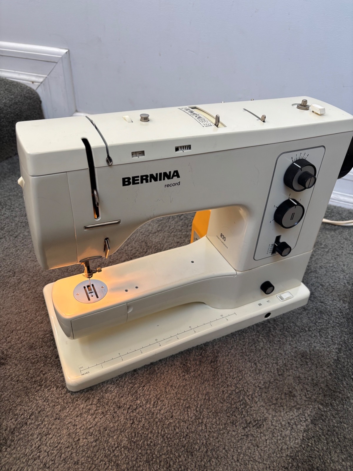 Bernina 830 Record Sewing Machine with Case Tested Read