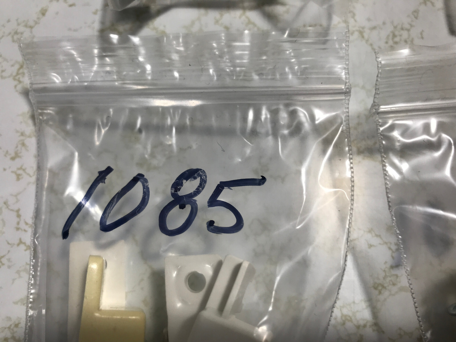 18 Security Interlogix, 1085T-G,Surface Screw Mount Terminal Contact Truck Stock
