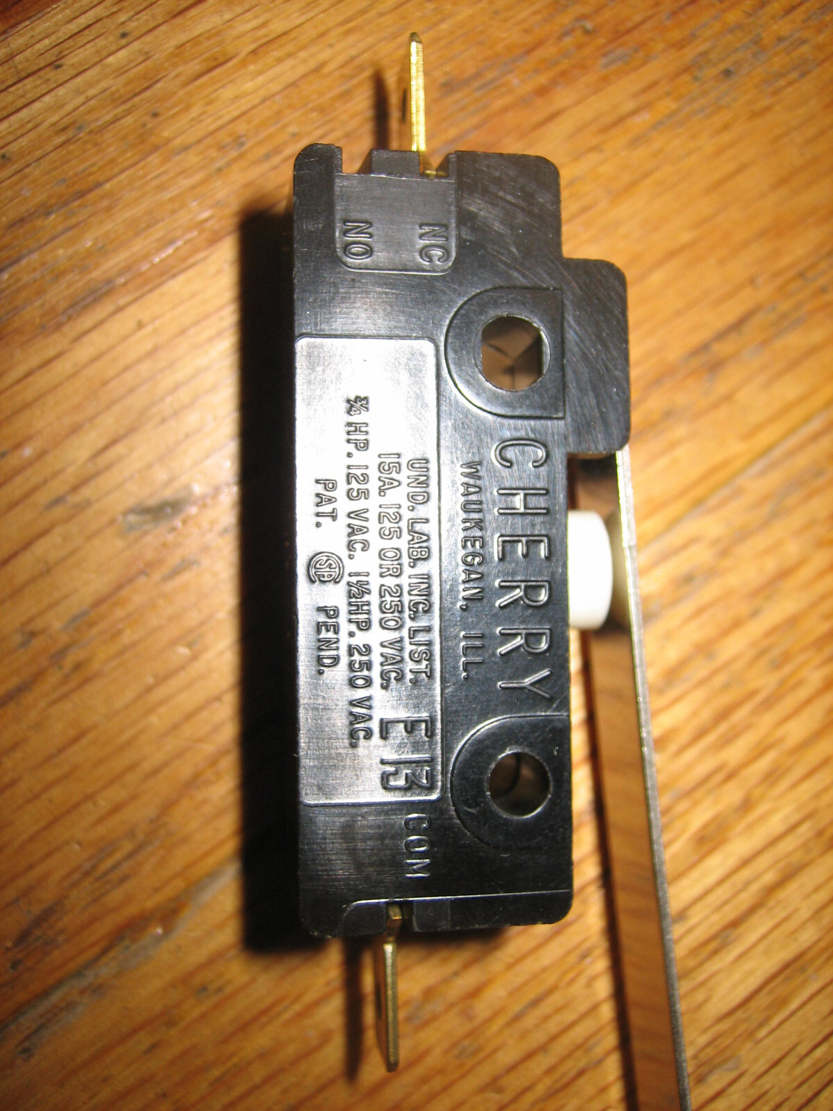 Cherry ZF E13-0-2-H Micro Switch,Std.Ratio Lever, NC CONTACTS ONLY-combined ship