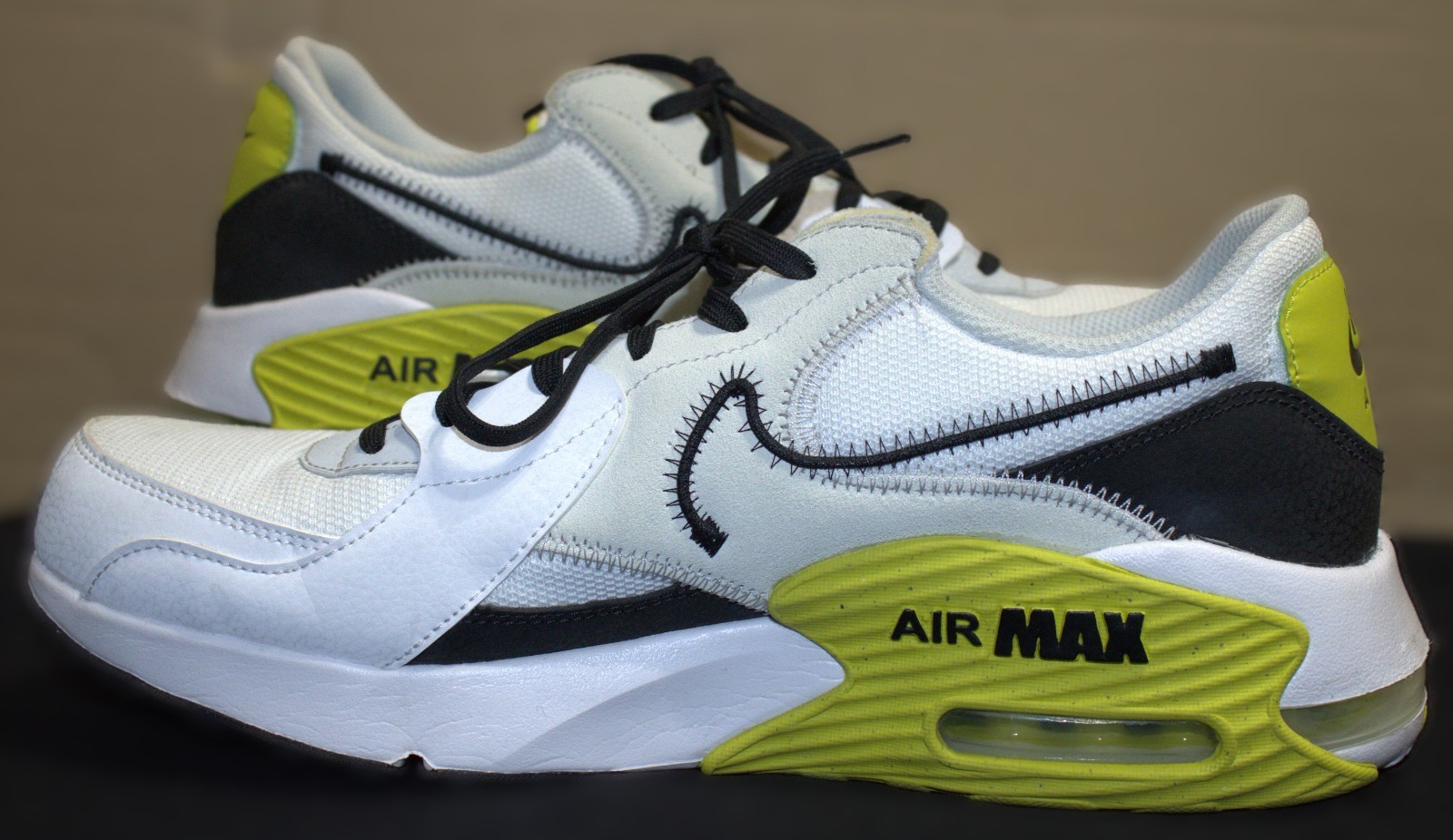 Nike Air Max Excee Men Size 11 White Black Volt Lime Shoes DZ0795‑101 Sneakers