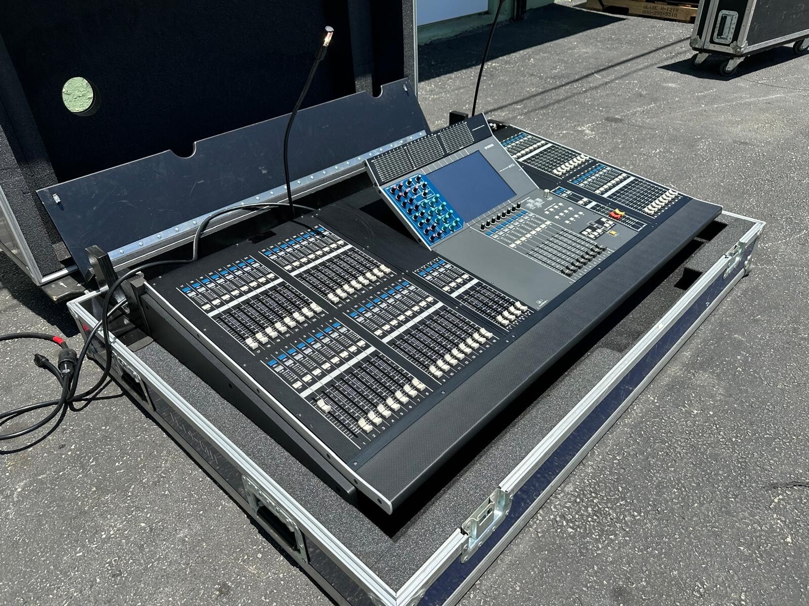 Yamaha M7CL DIgital Mixing Console (Won't intialize/For Parts / Repair) (ONE )