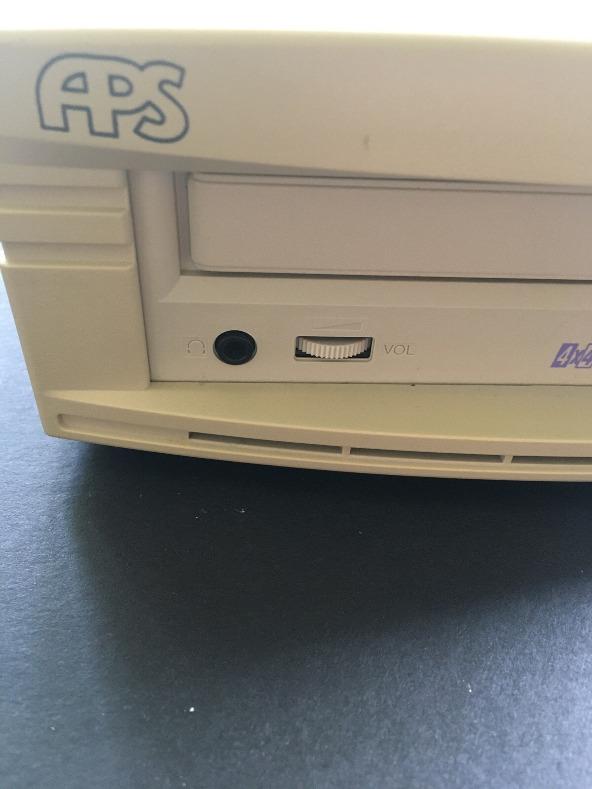 Compaq CD-RW APS TECHNOLOGIES 2255-016P (4X4X16 ) SCSI 50 Pin Centronics.