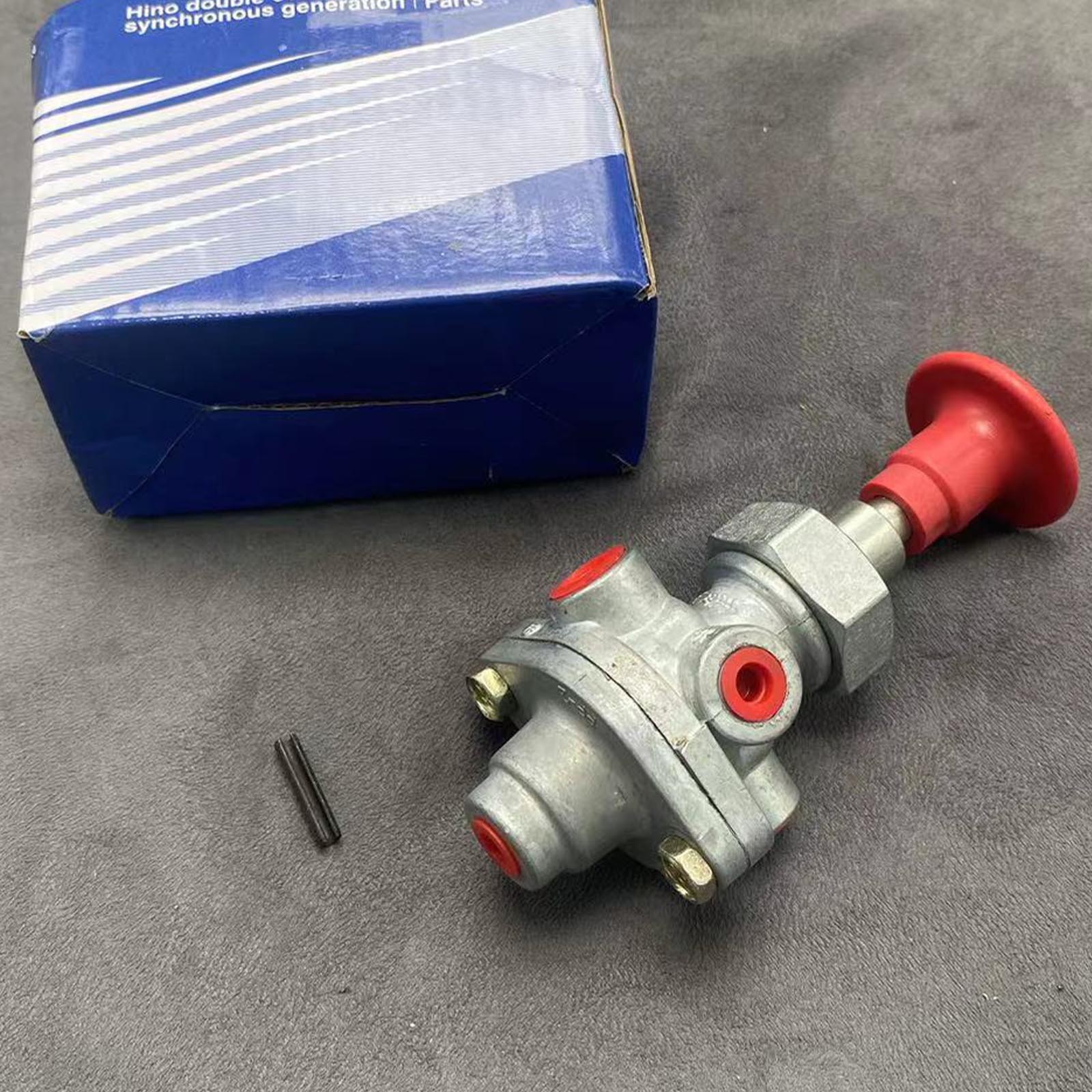 New for NISSAN DIESEL UD TRUCK HAND BRAKE VALVE SWITCH 4526000Z00