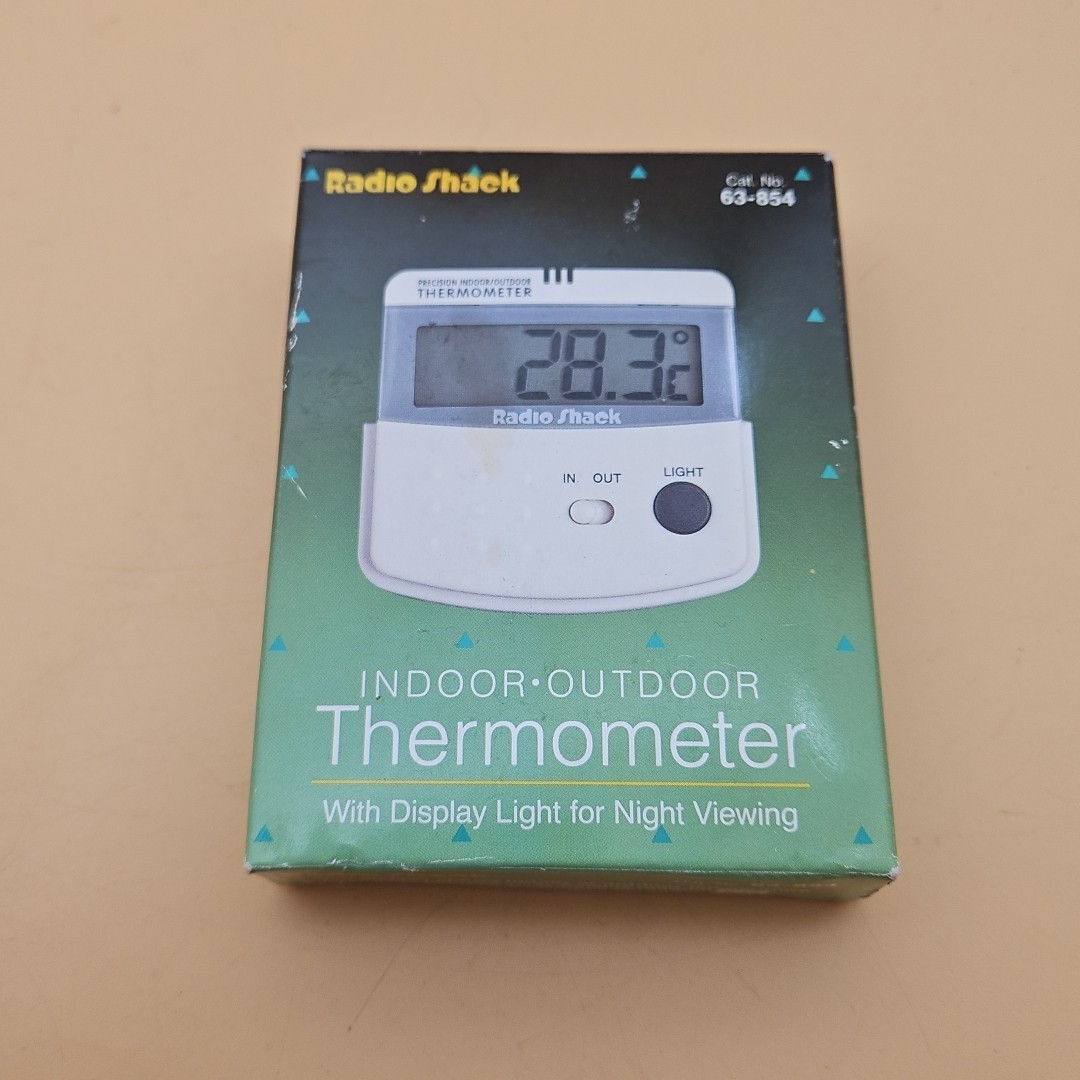 Radio Shack 63-854 LCD Indoor Outdoor Thermometer w Built in Stand Vtg