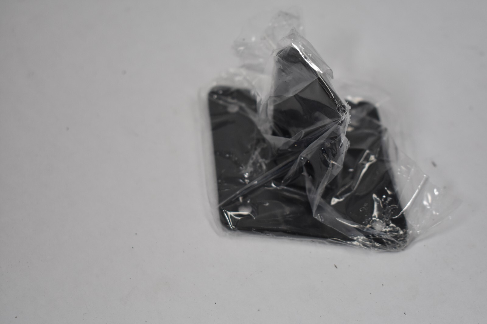 Bagulet Black Gridwall Mount Brackets For Panel 12 Pack Low Profile Black