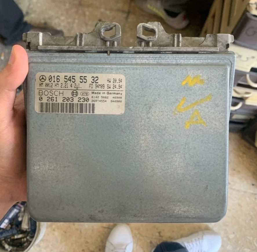OEM Mercedes W124 E220 ECU Engine Control Module A0165455532 Bosch 0261203230