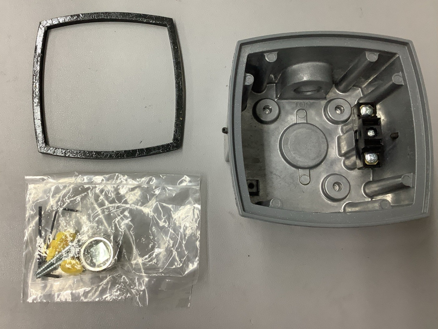 Edwards 876-N5 Weatherproof Horn Enclosure NEMA 4X *BOX ONLY* (b642)