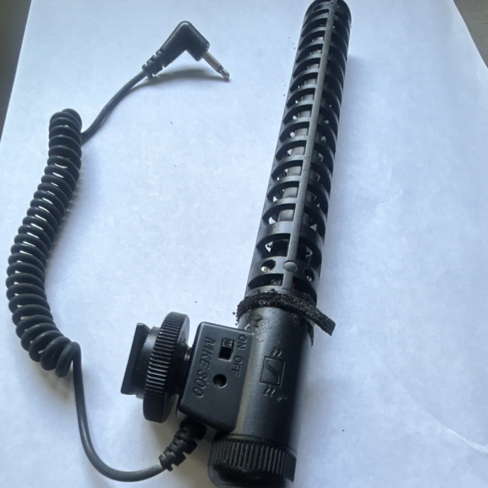 Sennheiser MKE 300 Shotgun Microphone Hot-Shoe Mount 3.5mm Audio