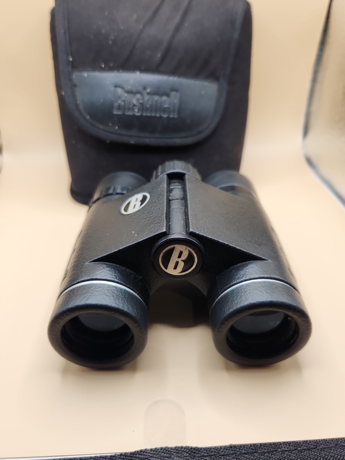 Bushnell Binoculars 10x25 FOV 330 FT With Soft Shell Protector Case