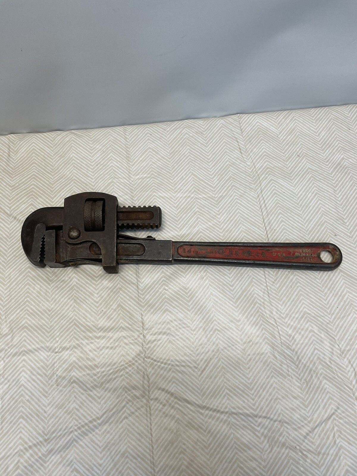 vintage Western Auto 14 in pipe wrench med HR 2440
