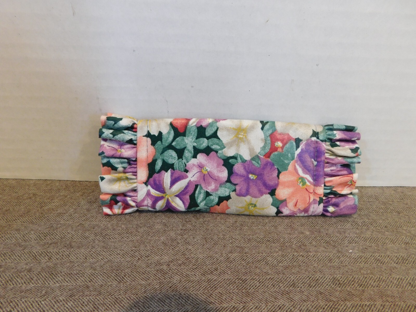 Longaberger May Series Petunia Floral Handle Gripper