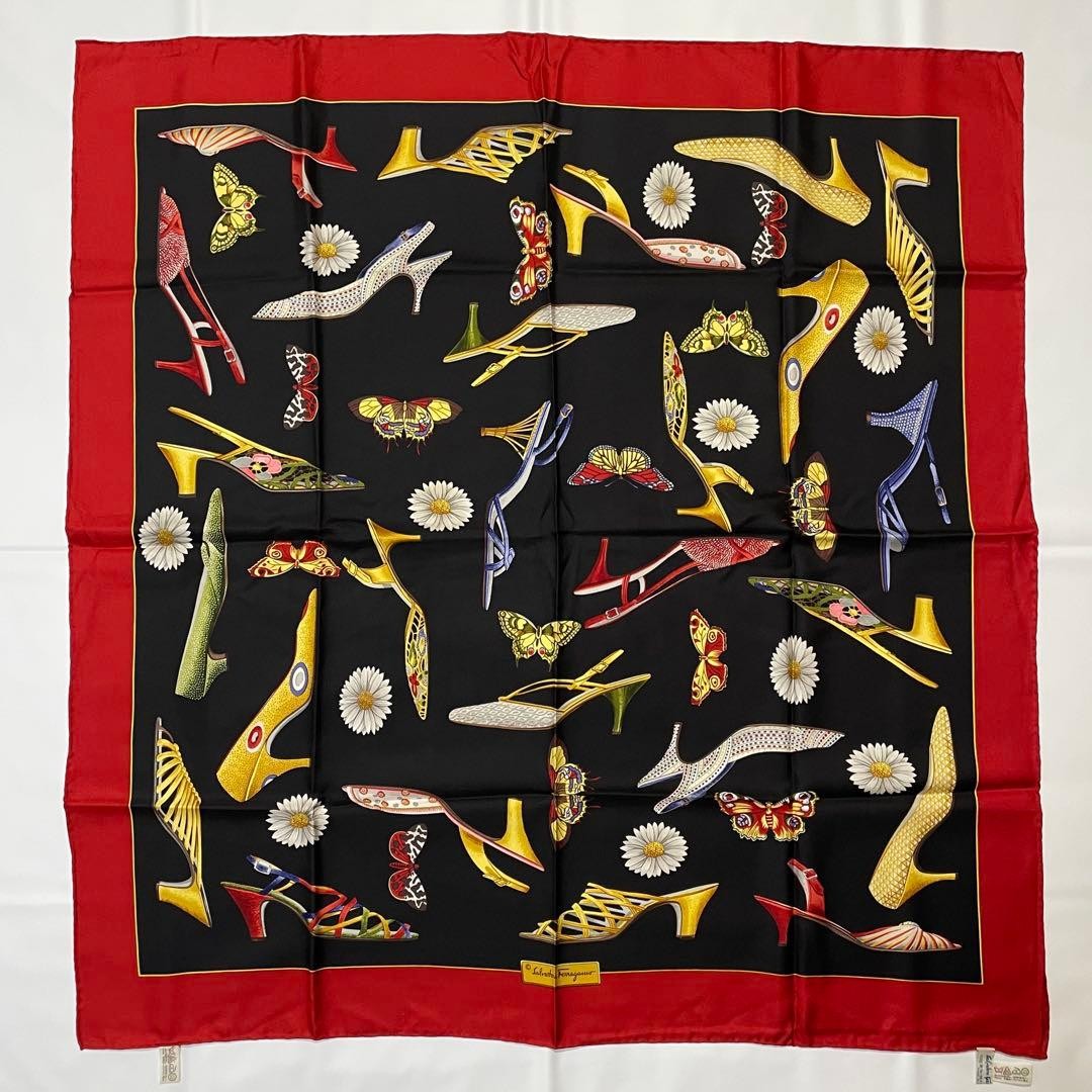 Salvatore Ferragamo Scarf Red 87.5 x 83cm