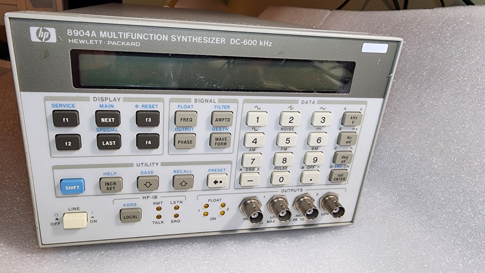 HP 8904A Multifunction Synthesizer DC-600kHz Dual Output Tested Working Option 2