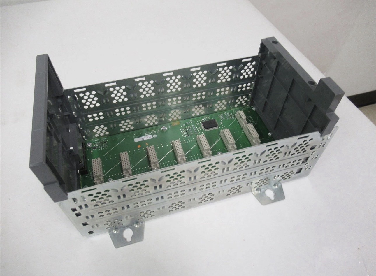 2012 Allen-Bradley 1746-A7 SLC Slot Chassis 7 Slot 10 Amps 5 VDC New No Box