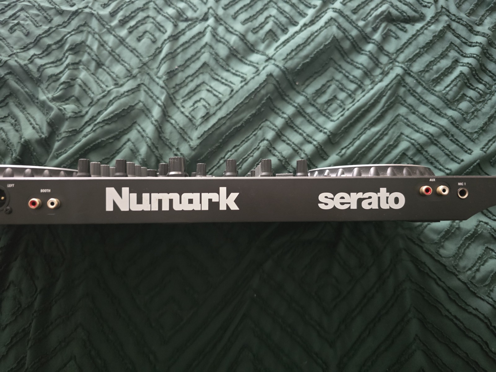 Numark NS4FX 4-Channel DJ Controller