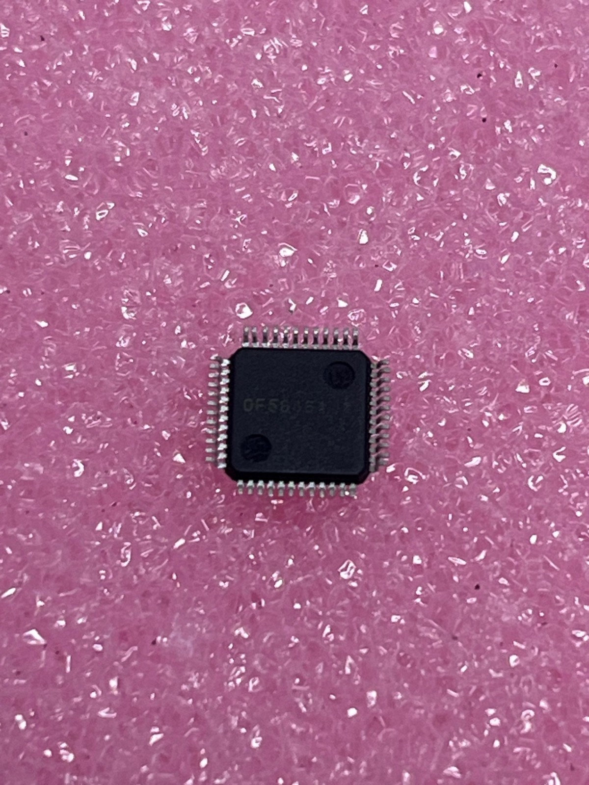 Analog Devices AD9831AST 16-BIT, DSP-NUM CONTROLLED OSCILLATOR, PQFP48 - NEW!