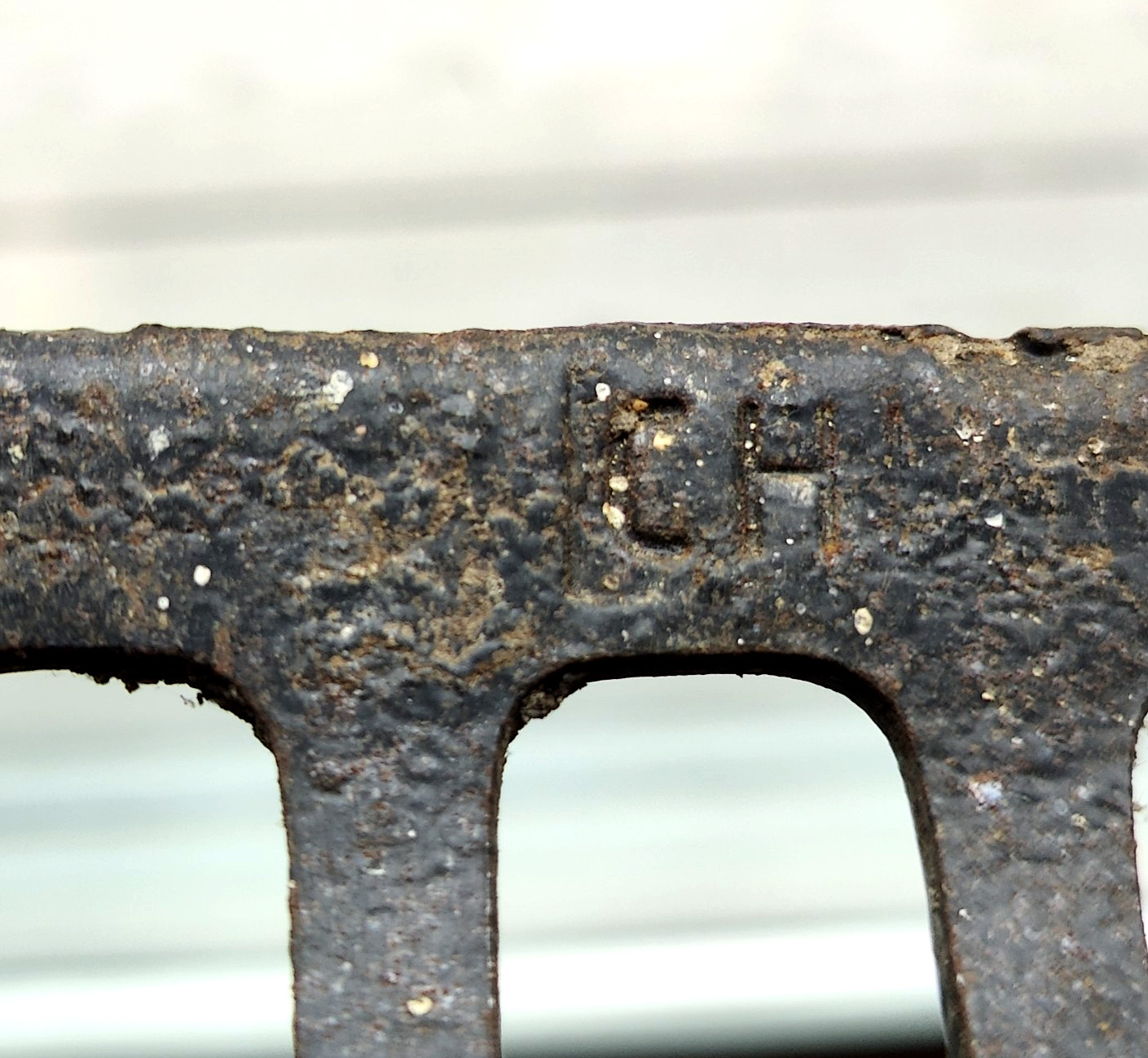 VTG Rustic Iron Garden Rake Head 14 Tines Display Jewelry Hand Tools Wine Glass