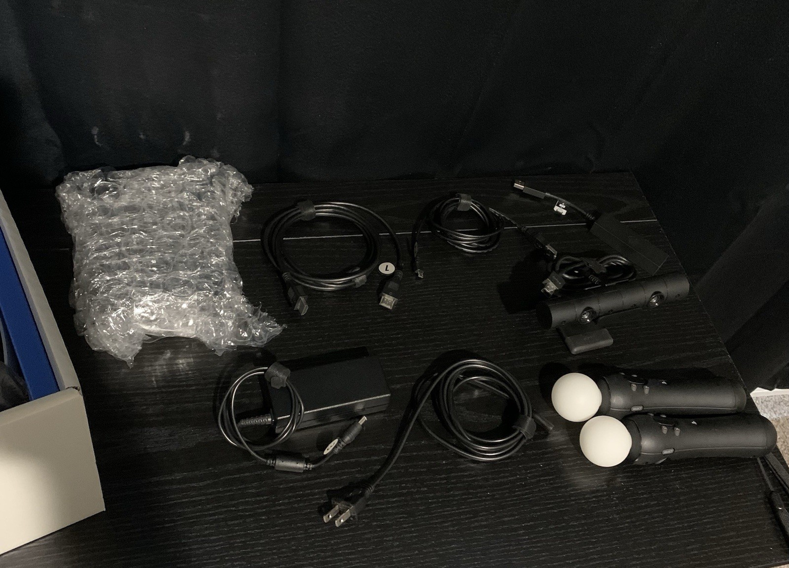 PSVR Bundle With Motion Controllers And Camera. Comes With Every Thing Pictured.