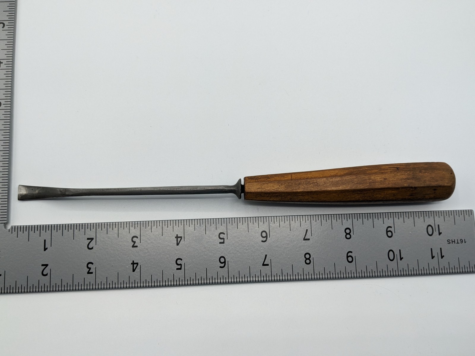 Vintage Back‑Bent In‑Cannel Chisel – Hand‑Forged Sheffield Specialty Tool