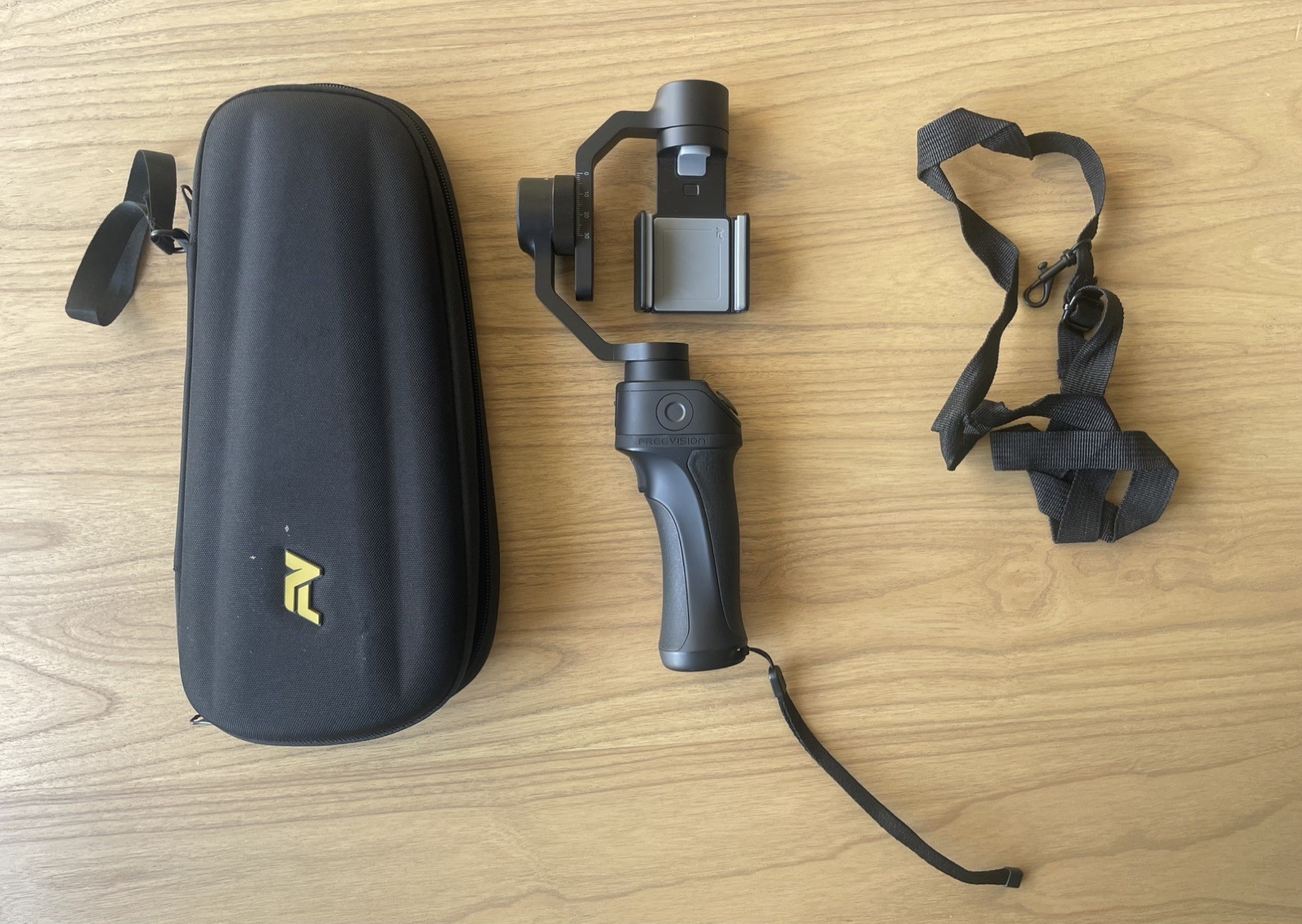 Freevision Vilta-M Handheld Gimbal Stabilizer with Carrying Case for Smartphones